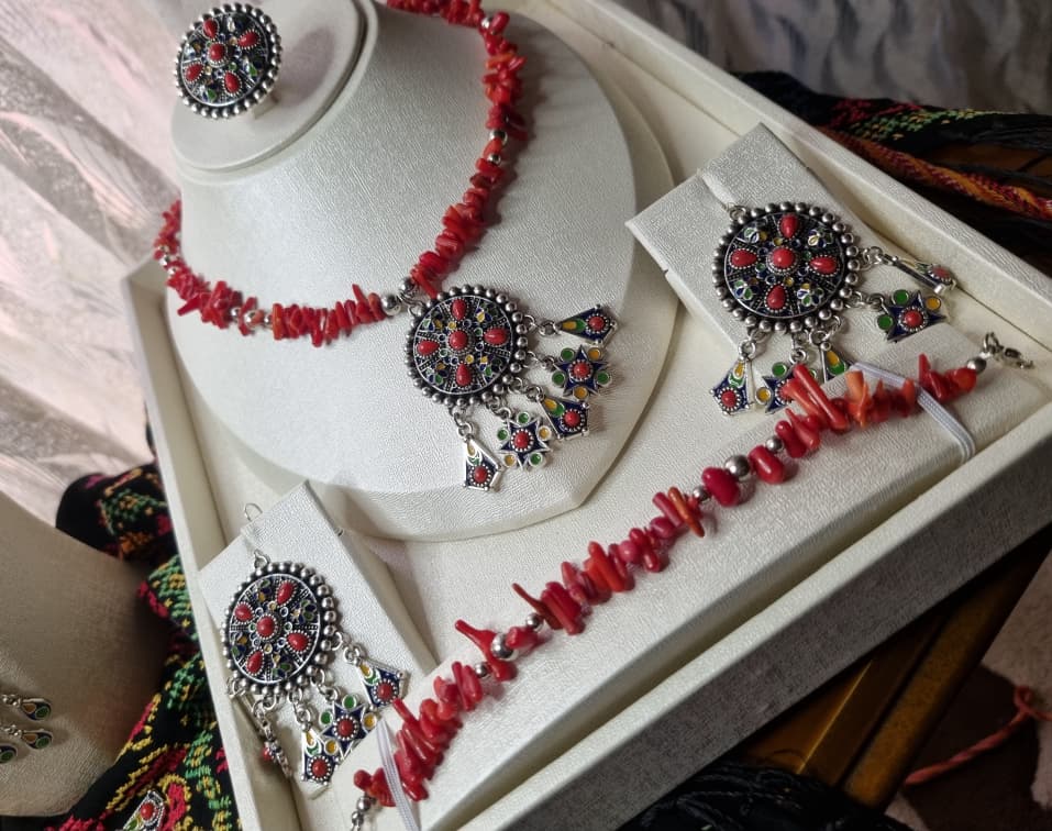 Parure tamazighe – Lεezz (fierté)
