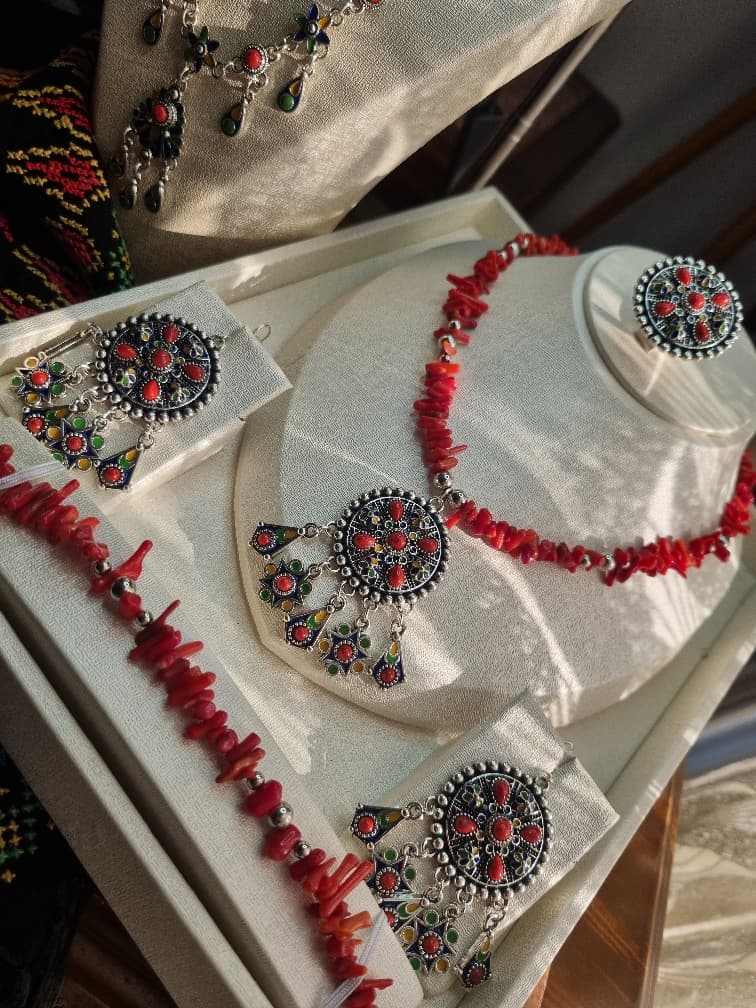 Parure tamazighe – Lεezz (fierté)