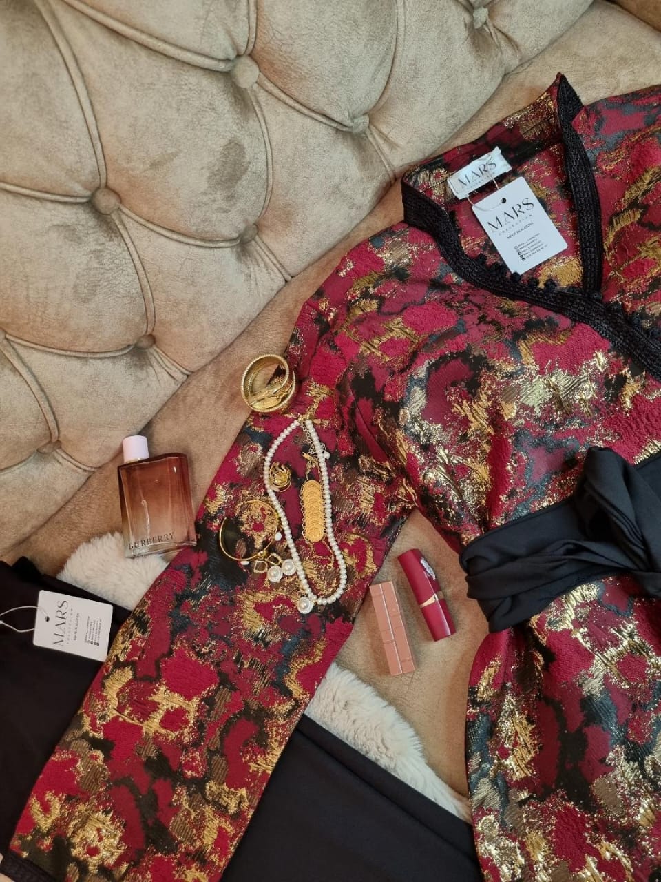 Jabador “Ward El Hamra” – Rouge Clair & Doré Élégant en brocard